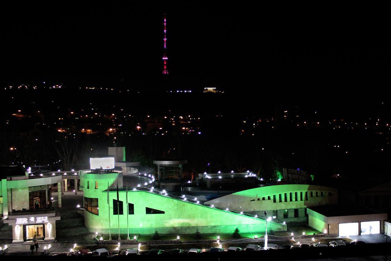 Vivid 2 Bedroom Apt. Erivan Dış mekan fotoğraf